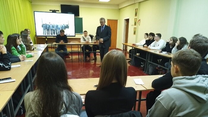 Зустріч викладачів кафедри електрометалургії ім. М.І. Гасика з учнями Дніпровського україно-німецького ліцею №53