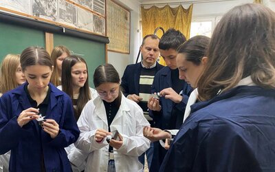 Учні 11-А Дніпровського ліцею №36 в гостях у кафедри матеріалознавства ННІ УДХТУ